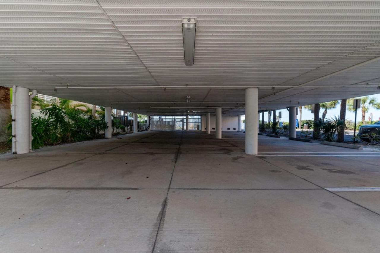 Sea Side 102 Beachfront Sleeps 8 Clearwater Beach Exterior photo