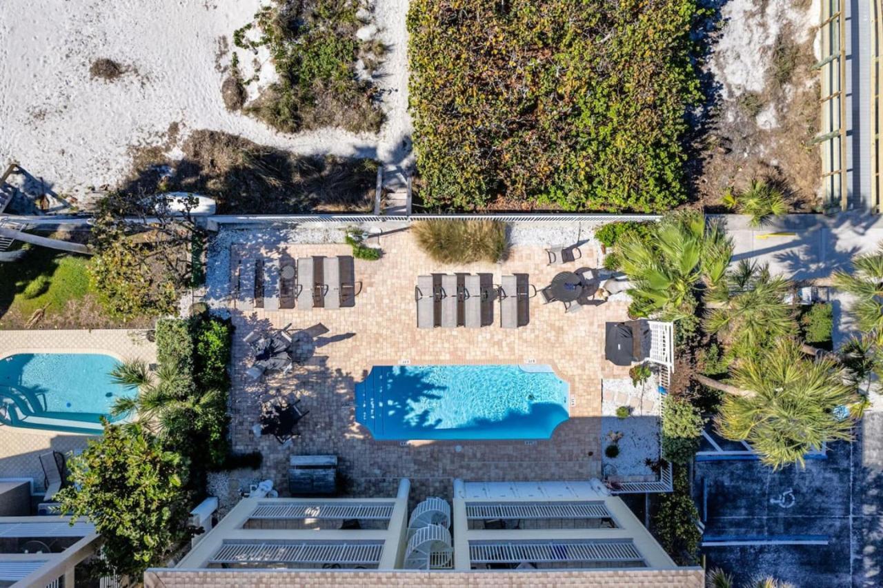 Sea Side 102 Beachfront Sleeps 8 Clearwater Beach Exterior photo