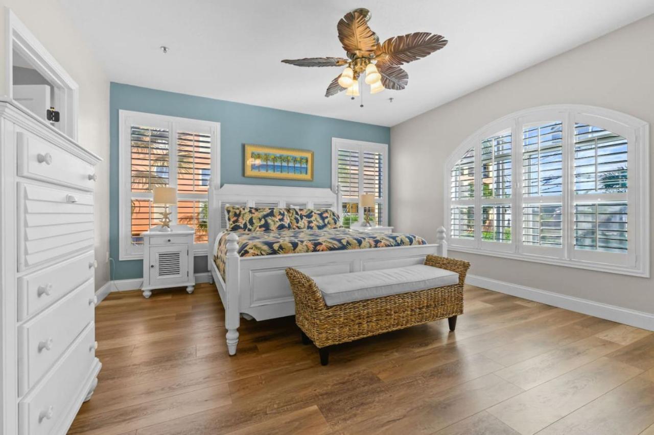 Sea Side 102 Beachfront Sleeps 8 Clearwater Beach Exterior photo
